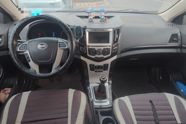 Used BYD Surui 2014 1.5L Manual Luxury Model Center Console