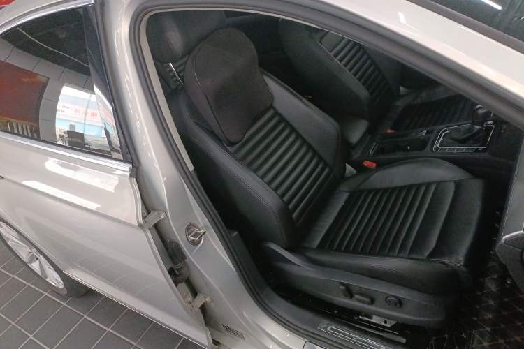 Used Volkswagen Magotan 2017 330TSI DSG Leading Model
