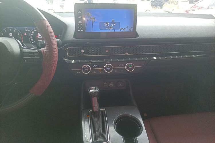 Used Honda Civic 2023 240TURBO CVT Dynamic · Center Stage Special Edition
