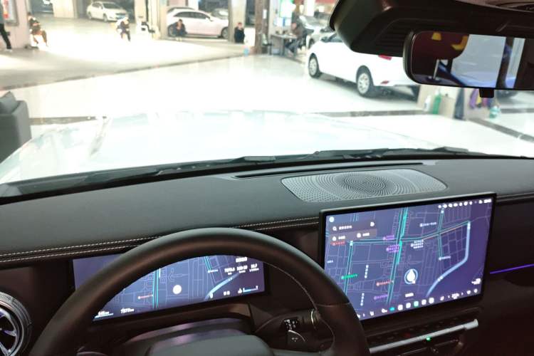 Used Tank 300 2025 2.0T Conqueror Center Console