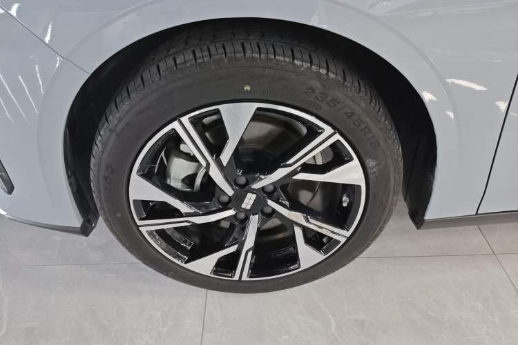 Used Geely Galaxy L6 2023 125km Starship Left Front Wheel Hub