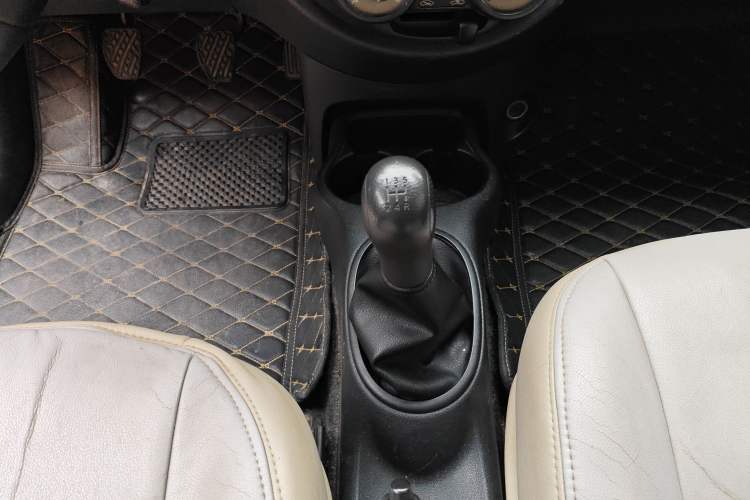 Used Nissan March 2010 1.5L Manual Easi-Style Edition Gear Lever