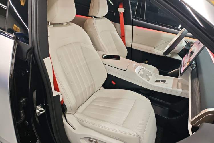 Used ONVO L60 2024 60 kWh Rear-Drive Version
