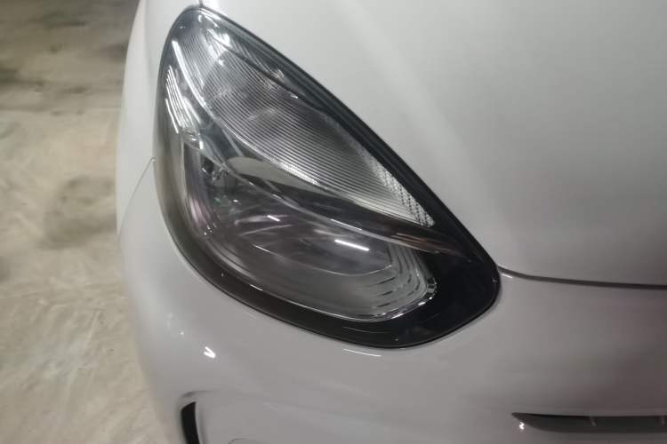 Used Roewe Clever 2021 302km All-Round Version Right Front Headlight