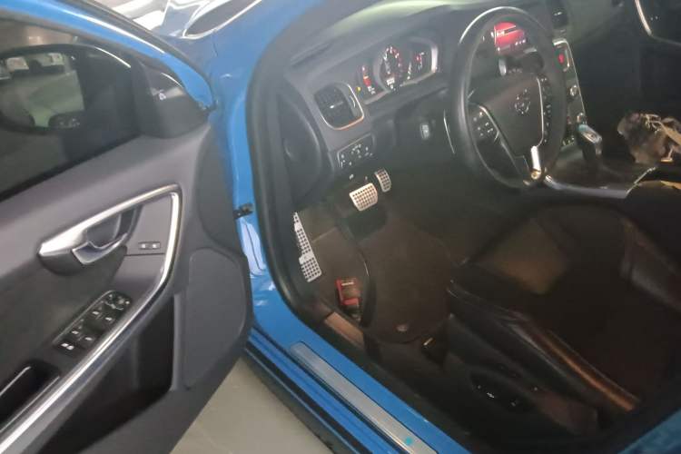 Used Volvo V60 2017 2.0T Polestar