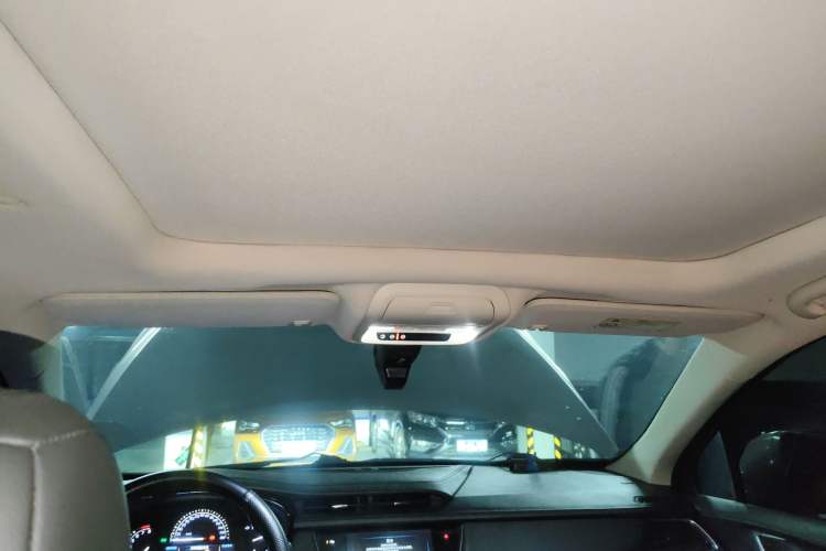 Used Cadillac XT5 2017 Anniversary Edition 25T Luxury Model Headliner