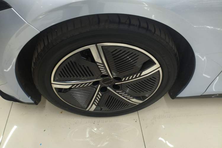 Used FORTHING Xinghai S7 2024 555 Luxury Edition Left Front Wheel Hub