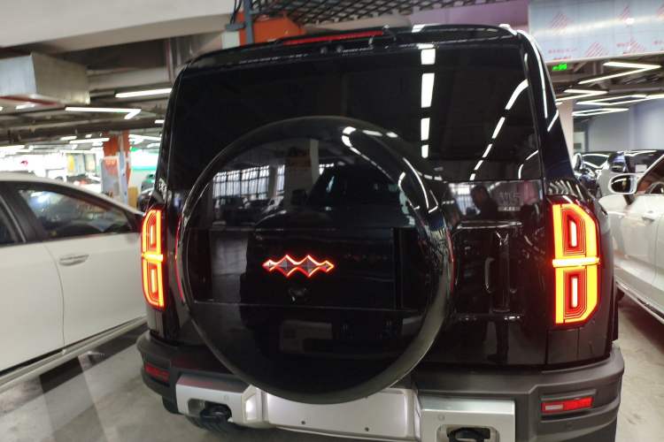 Used Formula Leopard 5 2023 Navigator Edition
