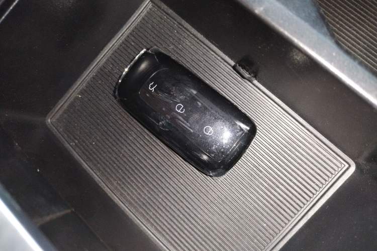 Used Geely Galaxy L7 2025 EM-i 115km Exploration+ Edition Vehicle Key