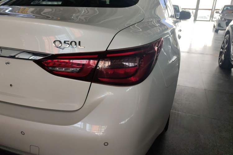 Used Infiniti Q50L 2018 2.0T Comfort Edition China VI Standard
