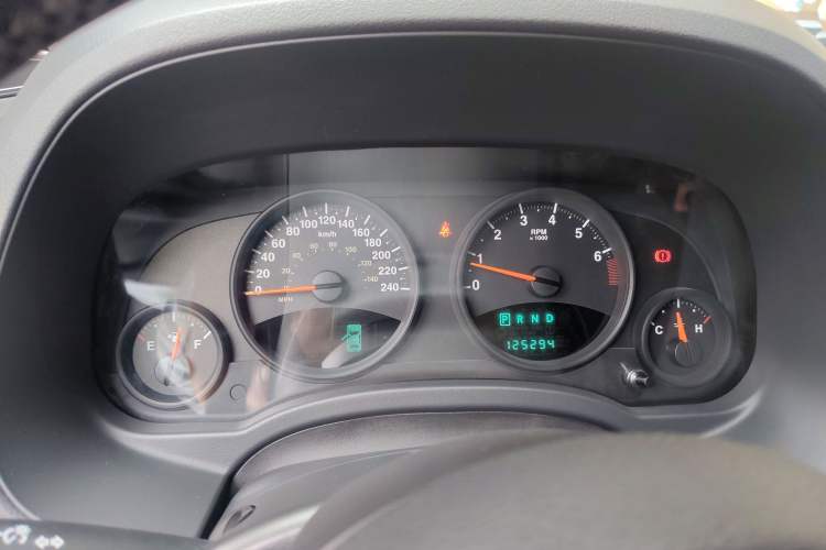 Used Jeep Compass 2011 2.0L two-wheel drive sport version
