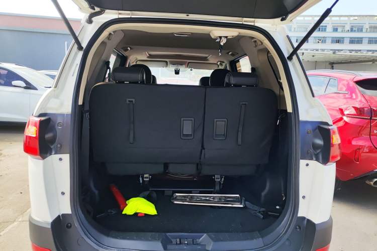 Used Dongfeng Fengon 370 2018 S370 1.5L CVT Luxury 7-Seater
