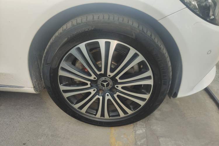 Used Mercedes-Benz C-Class 2015 C 200 L Right Front Wheel Hub