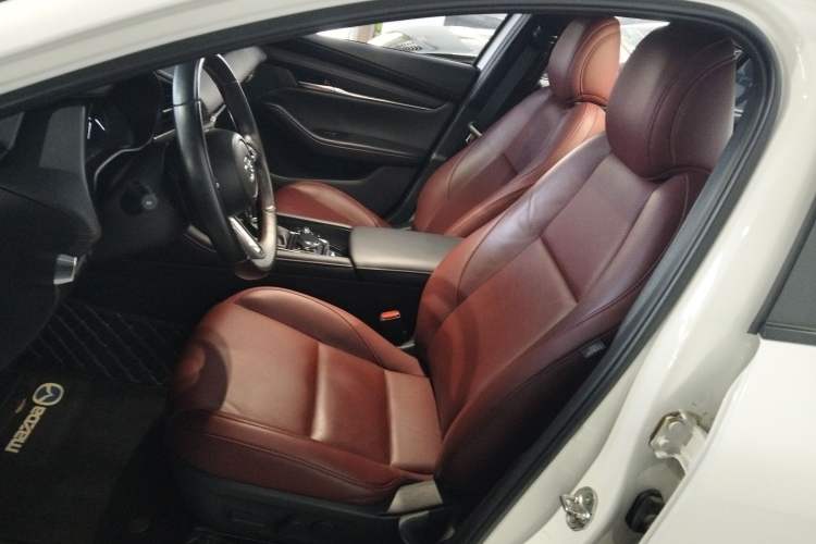 Used Mazda 3 Axela 2022 2.0L Automatic Zhi Rui Obsidian Edition