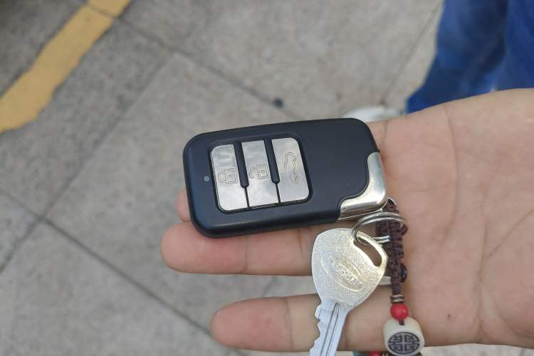 Used Toyota Highlander 2012 2.7L Two-Wheel Drive 7-Seater Luxury Edition
