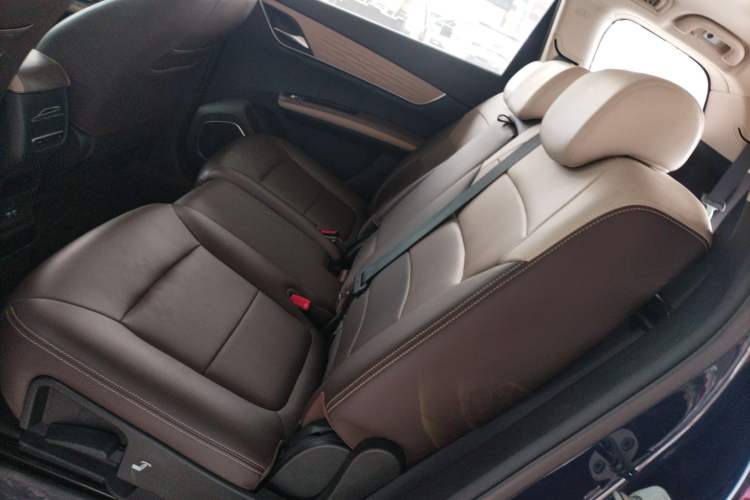 Used BYD Song MAX New Energy 2022 DM-i 105KM Flagship Model Interior 4