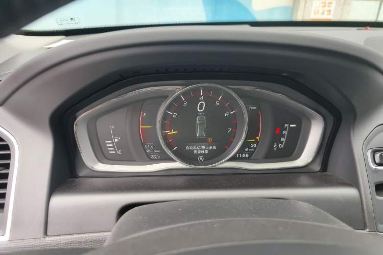 Used Volvo XC60 2017 T5 AWD Smart Upgrade Edition Instrument Cluster