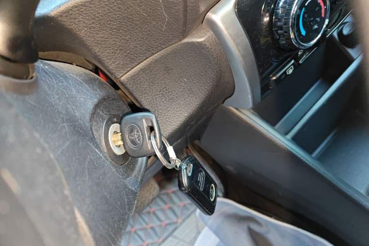 Used Toyota YARiS L Zhi Xuan 2017 1.5E CVT Enhanced Performance Edition Vehicle Key