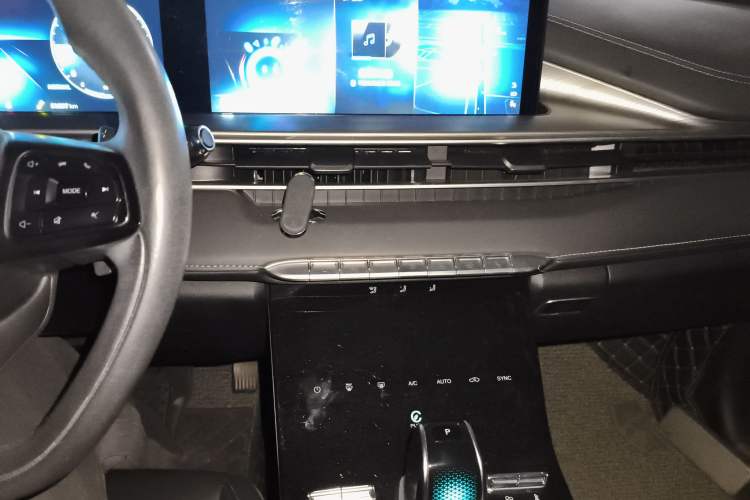 Used Chery Tiggo 8 PLUS 2022 290TGDI DCT Haoting Edition Audio And AC Panel