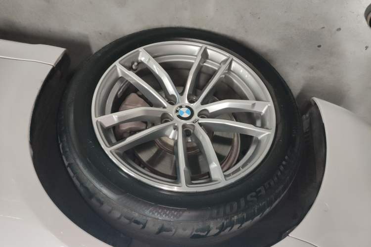 Used BMW 5 Series 2019 Restyled 525Li M Sport Package Left Front Wheel Hub