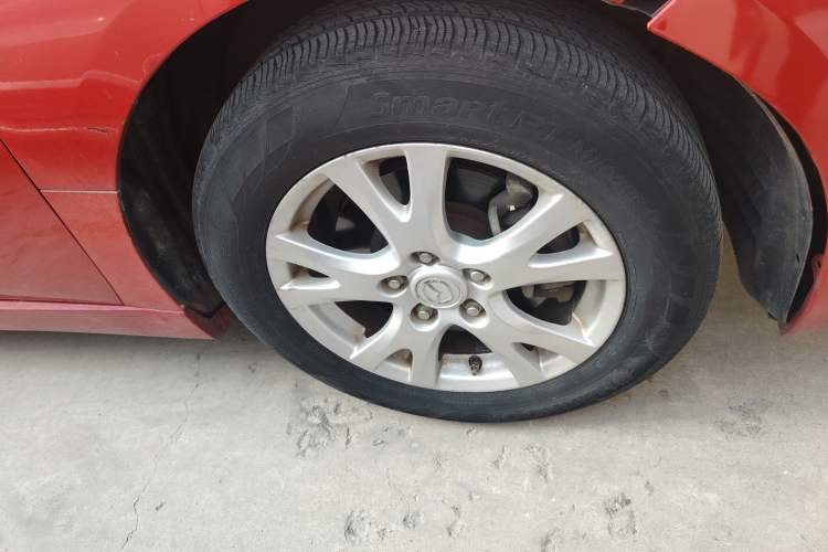 Used Mazda 6 2010 2.0L Automatic Luxury Edition Right Front Wheel Hub