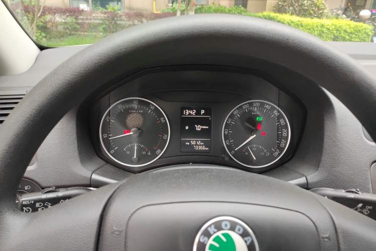 Used Skoda Octavia 2013 1.6L Automatic Yijie Edition Instrument Cluster