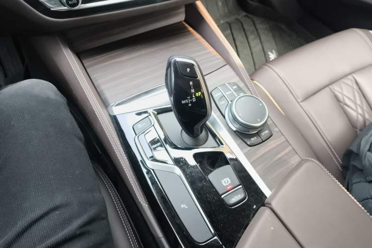 Used BMW 5 Series 2020 530Li Leading Edition Luxury Package Gear Lever