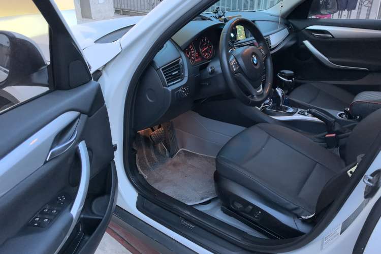 Used BMW X1 2014 sDrive18i Leading Model