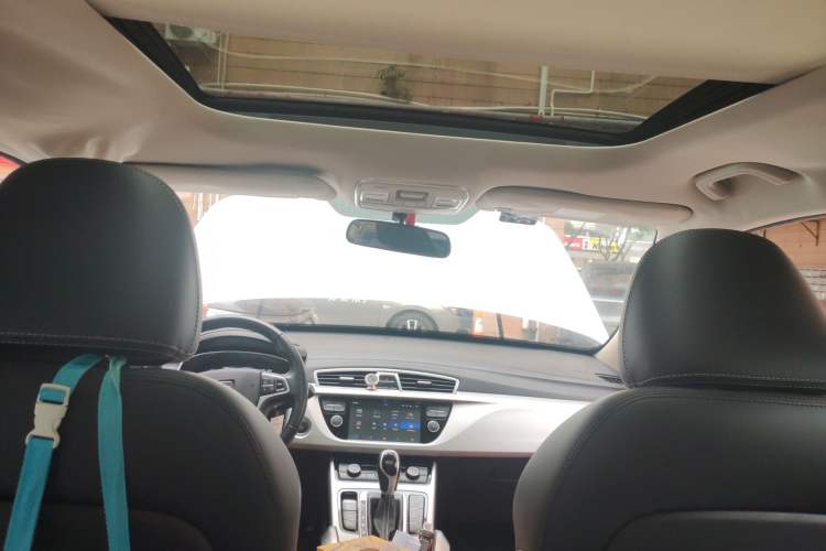 Used Geely Auto Emgrand X7 Sport 2016 1.8TD Automatic Smart Connectivity Version Headliner