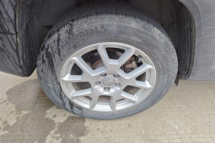 Used Jeep Renegade 2019 220T Automatic Leading Edition Right Rear Wheel Hub