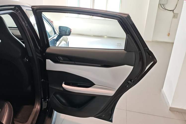 Used Changan UNI-V iDD 2024 Blue Whale Smart Electric iDD 136km ZhiKu Model