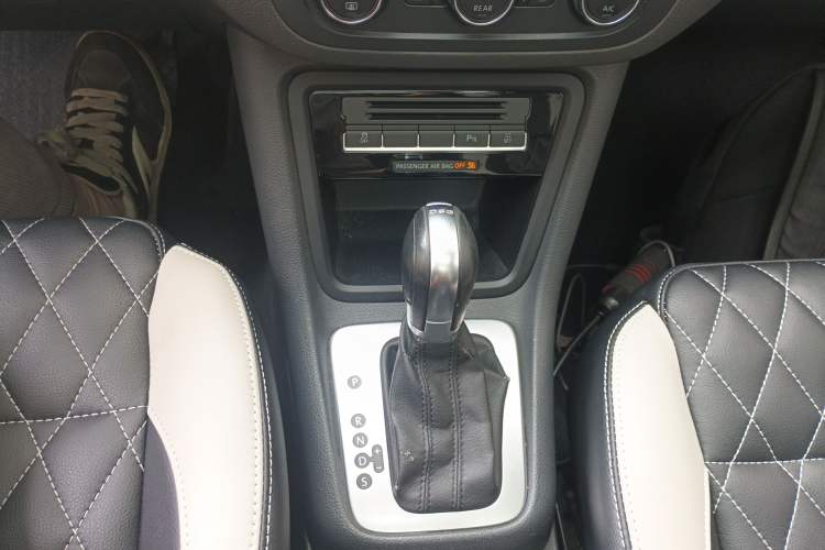 Used Volkswagen Sharan 2014 2.0 TSI Standard Model Gear Lever