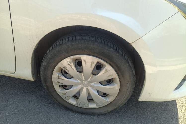 Used Toyota YARiS L Zhi Xuan 2015 1.5E Automatic Charm Edition
