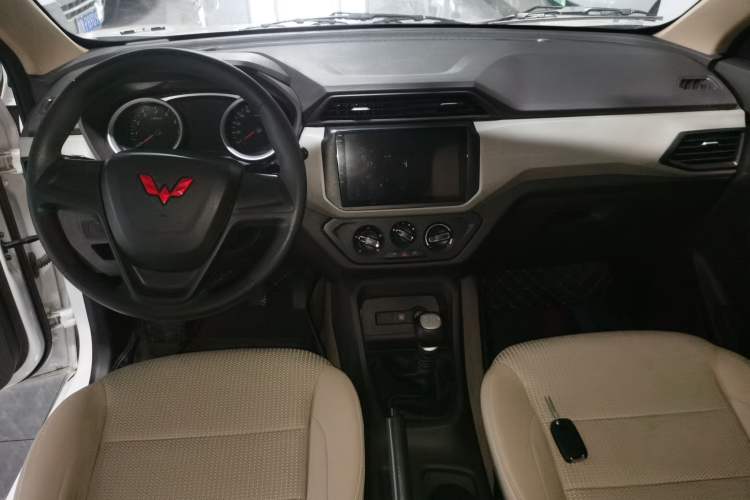 Used Wuling Hongguang 2021 1.5L Revised S Standard Version with Electric Power Steering LAR
