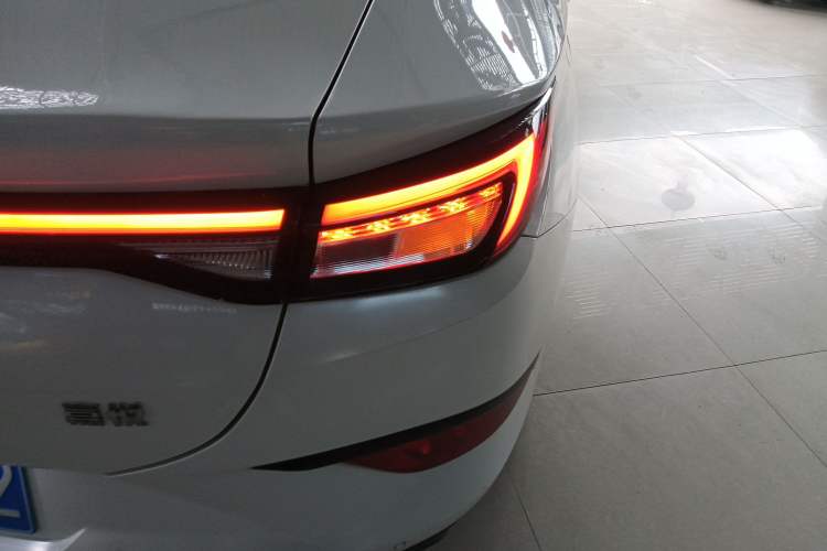 Used JAC Group J7 2020 1.5T CVT Elite Model Right Rear Taillight