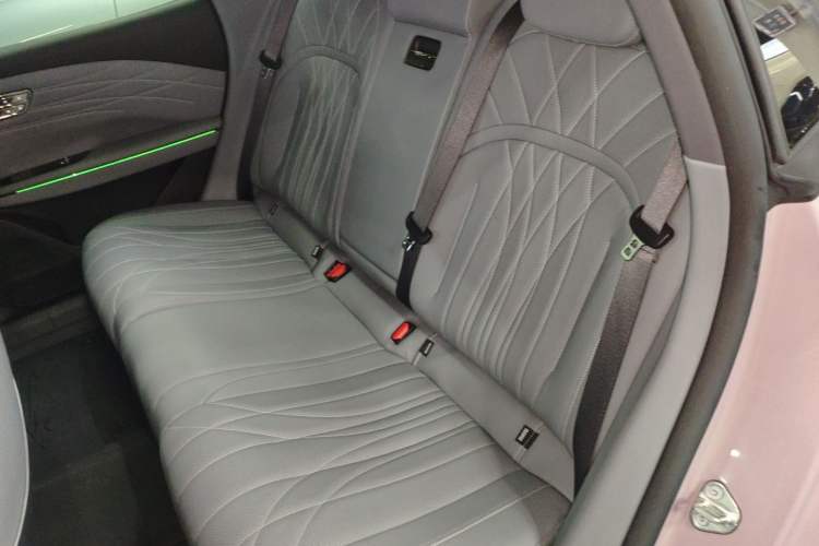 Used Geely Galaxy E8 2025 700 km Long-Range Intelligent Driving Version
