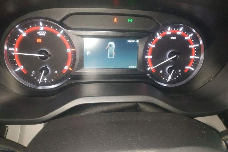 Used SAIC MAXUS Xintu V90 2024 ZhiJie 2.0T Automatic Front-Wheel-Drive Short Wheelbase Mid-Height Design with Single Rear Tire—5/6 Seater