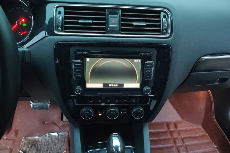 Used Volkswagen Sagitar 2015 230TSI Automatic Luxury Model
