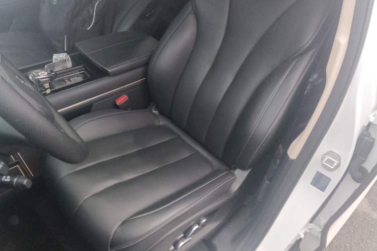 Used Hima AITO M7 2022 1.5T Four-Wheel Drive Luxury Edition
