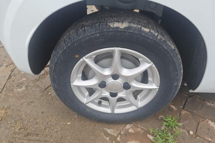 Used Roewe Clever 2022 311km QiQi BoBo Edition Right Rear Wheel Hub