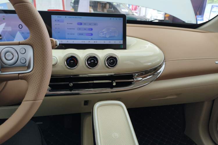 Used Wuling Bingo 2025 333 km Lingxi Deluxe Edition Audio And AC Panel