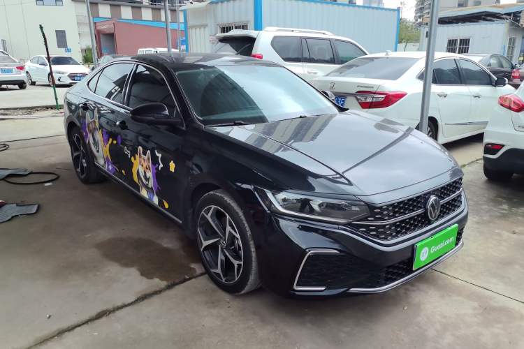 Used Volkswagen Passat 2025 Outstanding Model 380TSI Starry Dragon Edition Front Right 45 Deg