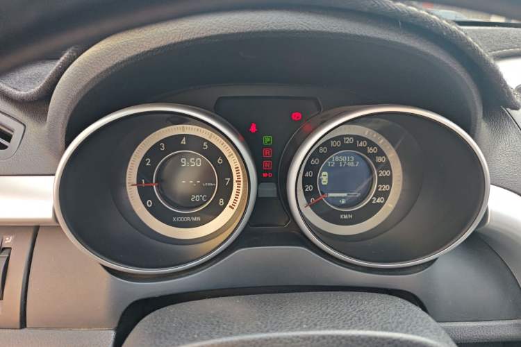 Used Bestune X80 2013 2.0L automatic luxury version