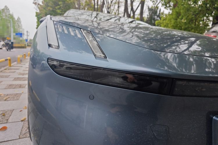 Used Lynk & Co Z10 2025 95 kWh 766 km Range Rear-Wheel Drive Max