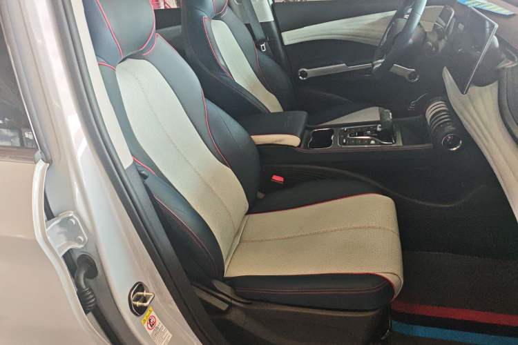 Used BYD Yuan PLUS 2022 510 km Flagship Version Right Front Seat