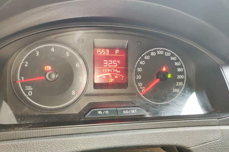 Used Volkswagen Santana 2016 1.6L Automatic Fashion Edition Odometer Close Up