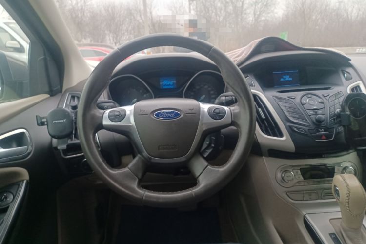 Used Ford Focus 2012 Sedan 1.6L Automatic Fashion Edition