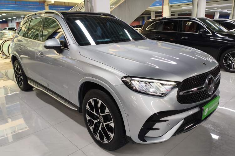 Used Mercedes-Benz GLC 2023 GLC 260 L 4MATIC Luxury 7-Seater Front Right 45 Deg