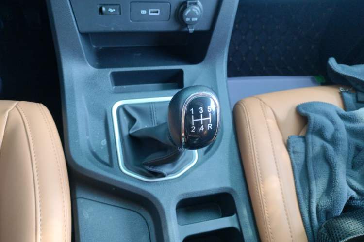 Used BAW Ruisheng Ace M7 2025 2.0L Manual Long Wheelbase Luxury Version 9 Seats Gear Lever