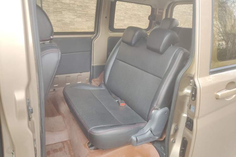 Used CHANGAN KAICHENG Ounuo S 2015 1.5L Jin Ouno Standard Model Left Rear Seat